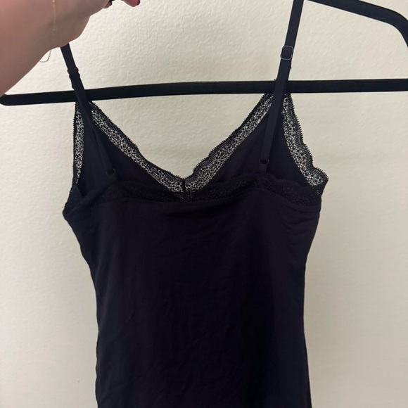 Aritzia Black Lace Contour Top - Picture 3 of 5